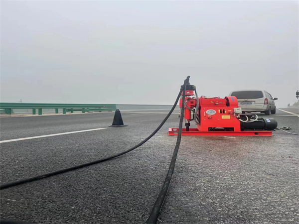 勐海马路路基路面开裂下沉注浆加固灌浆